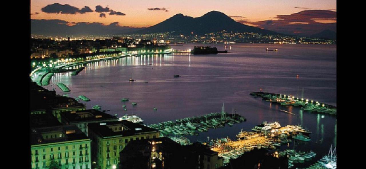 Suite Home Napoli Bagian luar foto